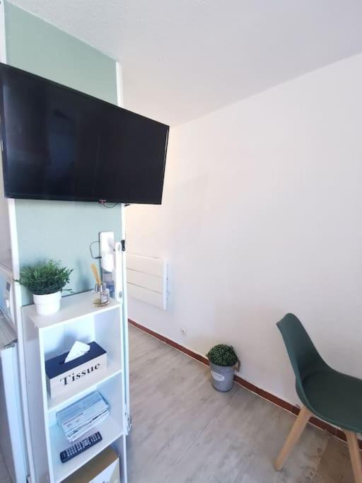 Superbe Studio Renove Avec Piscine Et Vue Marina เลอบาร์กาแรส ภายนอก รูปภาพ