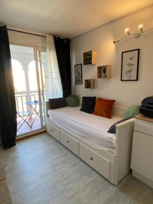 Superbe Studio Renove Avec Piscine Et Vue Marina เลอบาร์กาแรส ภายนอก รูปภาพ
