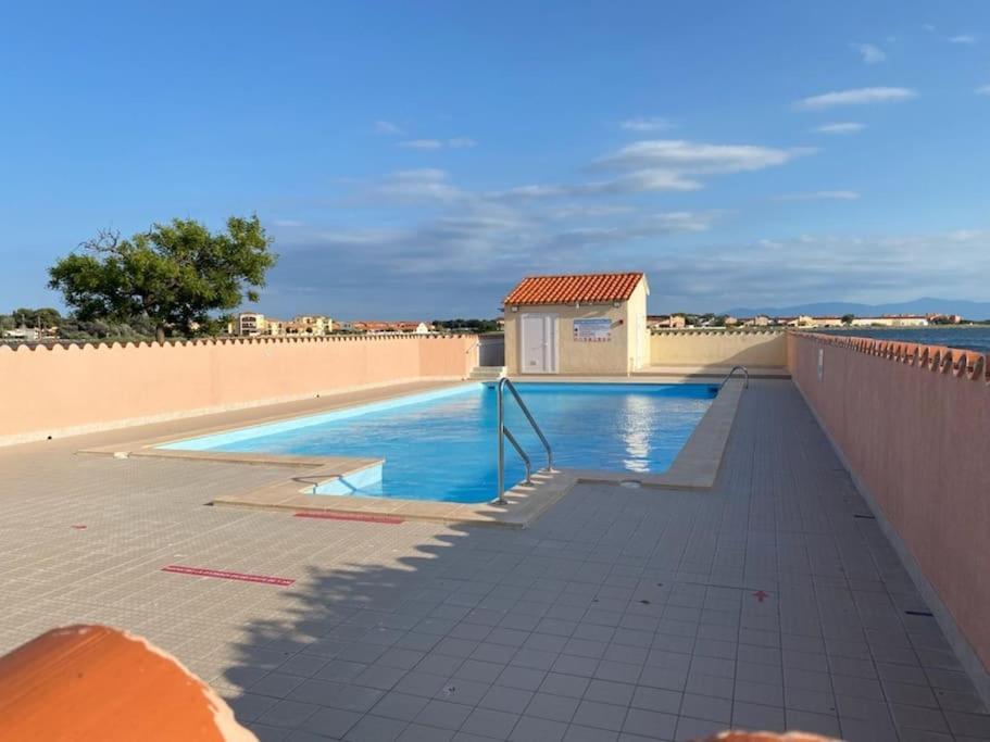 Superbe Studio Renove Avec Piscine Et Vue Marina เลอบาร์กาแรส ภายนอก รูปภาพ