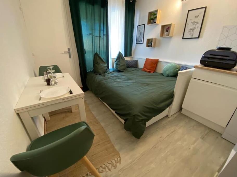 Superbe Studio Renove Avec Piscine Et Vue Marina เลอบาร์กาแรส ภายนอก รูปภาพ