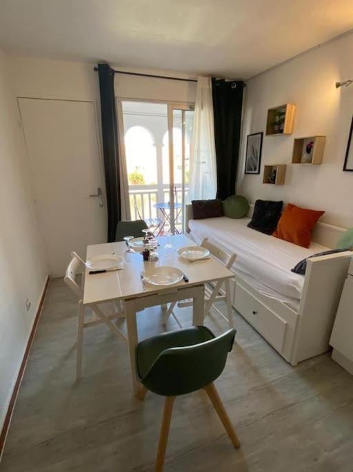 Superbe Studio Renove Avec Piscine Et Vue Marina เลอบาร์กาแรส ภายนอก รูปภาพ