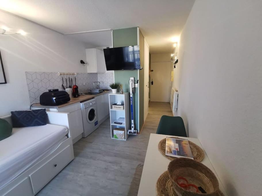 Superbe Studio Renove Avec Piscine Et Vue Marina เลอบาร์กาแรส ภายนอก รูปภาพ